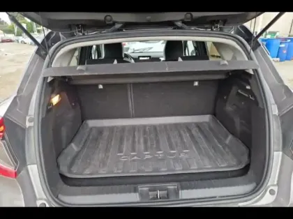 Photo 11 Renault Captur  1.6 E-Tech hybride 145ch Intens -21