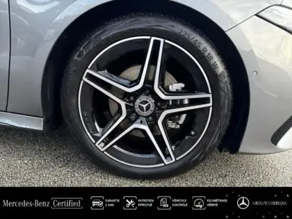 Photo 14 Mercedes Classe A  180 d 116ch AMG Line 8G-DCT
