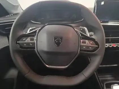 Photo 13 Peugeot 208  1.2 Hybrid 110ch Style e-DCS6