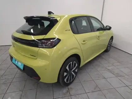 Photo 8 Peugeot 208  1.2 Hybrid 110ch Style e-DCS6