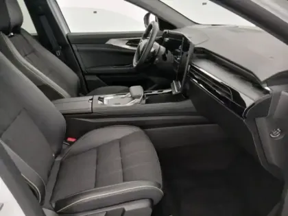 Photo 13 Renault Austral  1.2 E-Tech full hybrid 200ch Iconic- 24