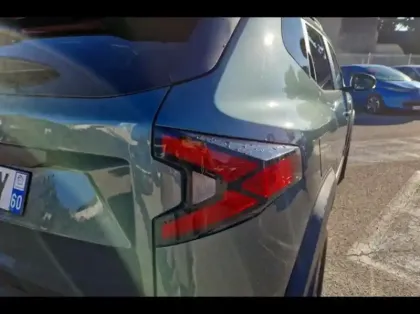 Photo 13 Dacia Duster  1.6 hybrid 140ch Extreme