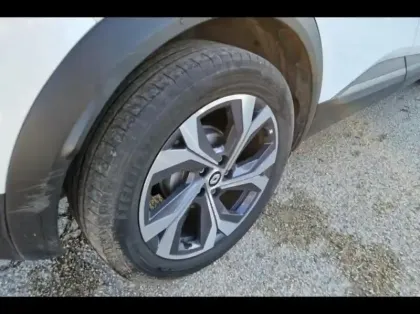 Photo 12 Renault Captur  1.3 TCe mild hybrid 140ch RS Line