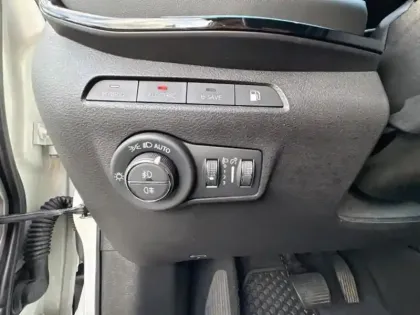 Photo 14 Jeep Compass  1.3 Turbo T4 240ch PHEV 4xe S AT6 eAWD