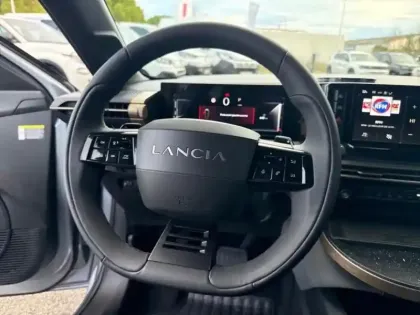 Photo 14 Lancia Ypsilon  1.2 Ibrida 100ch LX eDCT6