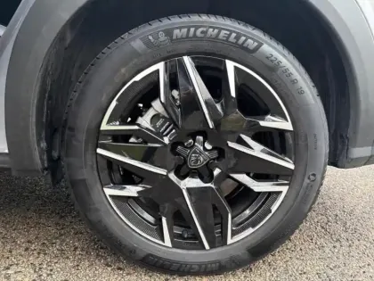 Photo 8 Peugeot 5008  Hybrid 136ch Allure e-DCS6