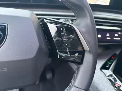 Photo 14 Peugeot 5008  Hybrid 136ch Allure e-DCS6