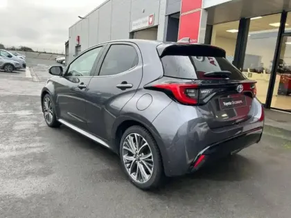 Photo 10 Toyota Yaris  116h Iconic 5p MY22