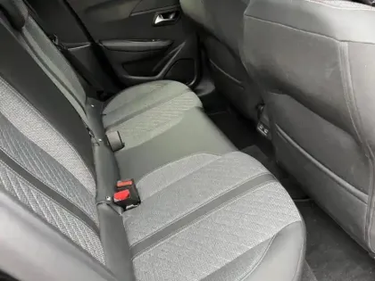 Photo 7 Peugeot 208  1.2 Hybrid 100ch Allure e-DCS6