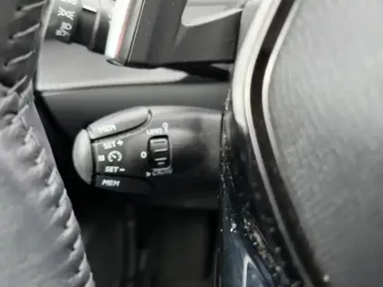 Photo 13 Peugeot 208  1.2 Hybrid 100ch Allure e-DCS6