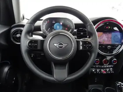 Photo 7 Mini Mini  5 Portes Cooper 136ch Edition Premium Plus BVA7