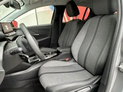 Photo 10 Peugeot 208  1.2 Hybrid 100ch Allure e-DCS6