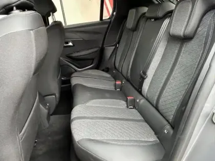 Photo 11 Peugeot 208  1.2 Hybrid 100ch Allure e-DCS6