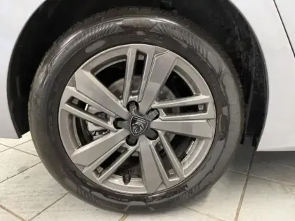 Photo 10 Peugeot 308  1.5 BlueHDi 130ch S&S Style EAT8