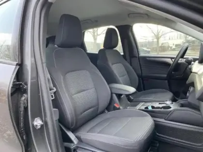 Photo 10 Ford Kuga  2.5 Duratec 190ch FHEV E85 Titanium BVA