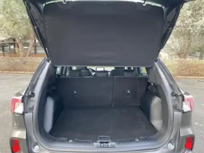 Photo 12 Ford Kuga  2.5 Duratec 190ch FHEV E85 Titanium BVA