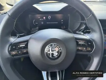 Photo 14 Alfa Romeo Junior  1.2 Ibrida 136ch DCT6