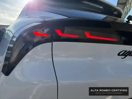 Photo 7 Alfa Romeo Junior  1.2 Ibrida 136ch DCT6