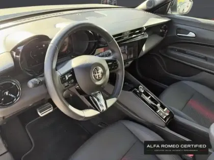 Photo 13 Alfa Romeo Junior  1.2 Ibrida 136ch DCT6