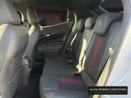 Photo 10 Alfa Romeo Junior  1.2 Ibrida 136ch DCT6