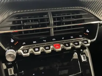 Photo 12 Peugeot 208  1.2 PureTech 130ch S&S GT EAT8