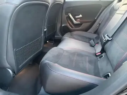 Photo 11 Mercedes Classe A  180 d 116ch AMG Line 7G-DCT