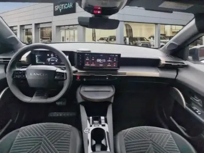 Photo 12 Lancia Ypsilon  1.2 Ibrida 100ch LX eDCT6