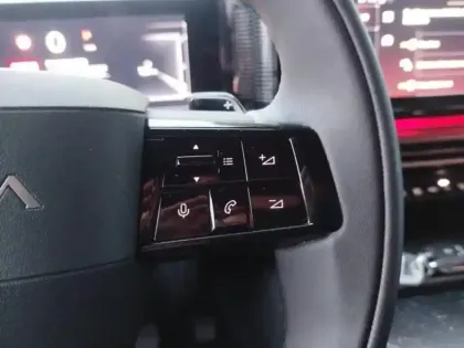 Photo 12 Lancia Ypsilon  1.2 Ibrida 100ch LX eDCT6