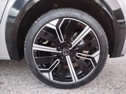 Photo 6 Lancia Ypsilon  1.2 Ibrida 100ch LX eDCT6