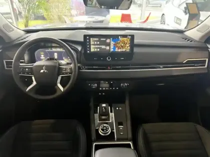 Photo 14 Mitsubishi Outlander  2.4 PHEV 306ch Intense 4WD