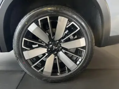 Photo 8 Mitsubishi Outlander  2.4 PHEV 306ch Intense 4WD