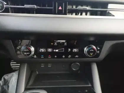 Photo 14 Mitsubishi Outlander  2.4 PHEV 306ch Instyle 4WD