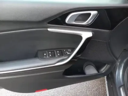 Photo 14 Kia Xceed  1.5 T-GDI 160ch Design DCT7 MY22