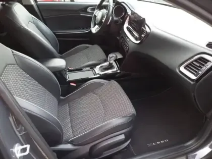 Photo 10 Kia Xceed  1.5 T-GDI 160ch Design DCT7 MY22