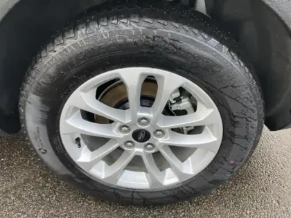 Photo 8 Ford Kuga  2.5 Duratec 180ch Hybrid FlexiFuel Titanium Business Powershift