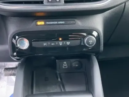 Photo 14 Ford Kuga  2.5 Duratec 180ch Hybrid FlexiFuel Titanium Business Powershift