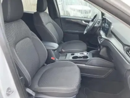 Photo 10 Ford Kuga  2.5 Duratec 180ch Hybrid FlexiFuel Titanium Business Powershift