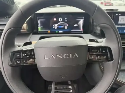 Photo 9 Lancia Ypsilon  1.2 Ibrida 100ch LX eDCT6