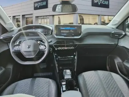 Photo 14 Peugeot 208  1.2 Hybrid 100ch Allure e-DCS6