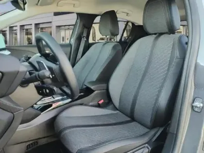 Photo 13 Peugeot 208  1.2 Hybrid 100ch Allure e-DCS6