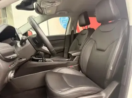 Photo 8 Jeep Compass  1.3 Turbo T4 240ch PHEV 4xe S AT6 eAWD