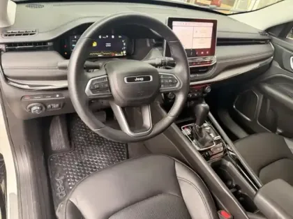 Photo 9 Jeep Compass  1.3 Turbo T4 240ch PHEV 4xe S AT6 eAWD