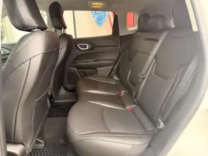 Photo 14 Jeep Compass  1.3 Turbo T4 240ch PHEV 4xe S AT6 eAWD