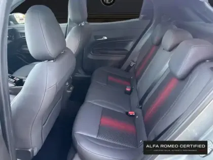 Photo 10 Alfa Romeo Junior  1.2 Ibrida 136ch DCT6