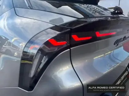 Photo 8 Alfa Romeo Junior  1.2 Ibrida 136ch DCT6