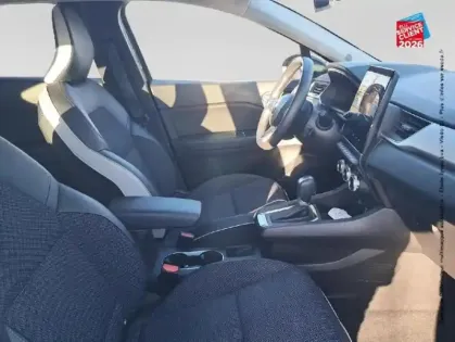 Photo 19 Renault Captur  1.6 E-Tech hybride 145ch Techno Fast Track