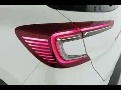 Photo 8 Renault Captur  1.6 E-Tech hybride 145ch Techno