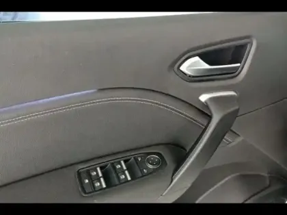 Photo 7 Renault Captur  1.6 E-Tech hybride 145ch Techno