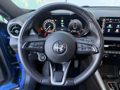 Photo 11 Alfa Romeo Tonale  1.3 PHEV 280ch Ti AT6 e-Q4