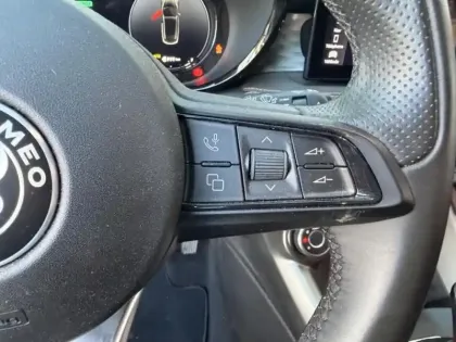 Photo 13 Alfa Romeo Tonale  1.3 PHEV 280ch Ti AT6 e-Q4